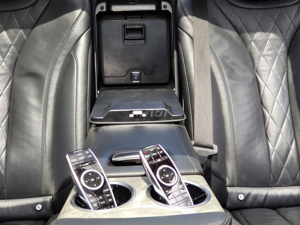 Mercedes S500L 4.7 V8 ghế Massage, nhìn Night view. Mua bán Ô tô tại Quận Bình Thạnh Tp Hồ Chí Minh được đăng bởi Mss Ngọc hình 2