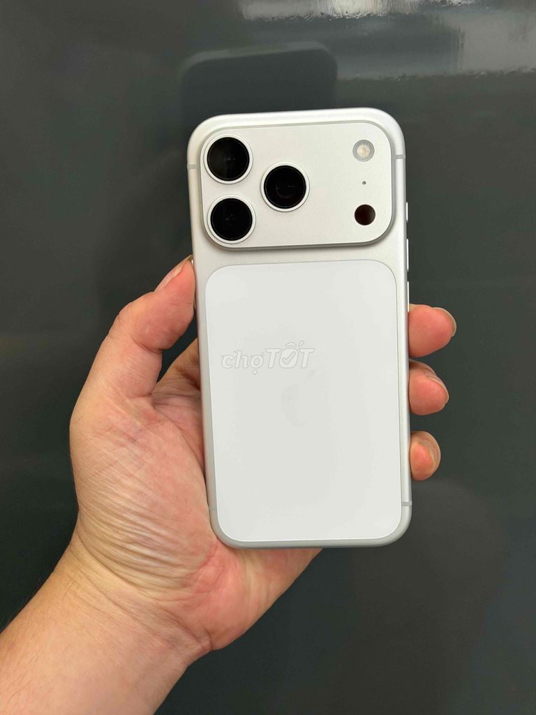 iPhone 17 Pro 512GB Bạc 98.5% Zin Pin 95 Bản Lock. Mua bán Điện thoại tại Quận Ninh Kiều Cần Thơ được đăng bởi Quý Mobile Cần thơ hình 1