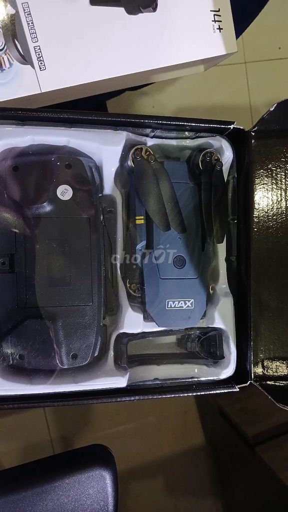 Cần bán flycam tập bay 998 max 2 cam, ko chỗi than