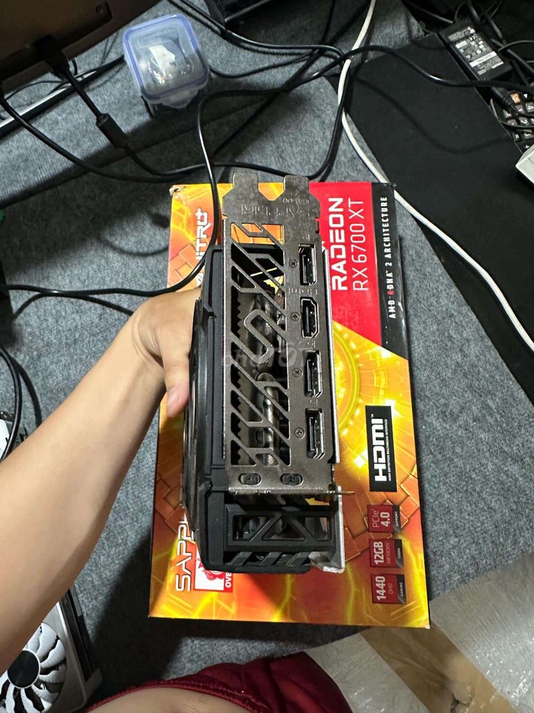 CẦN BÁN VGA 6700XT NITRO HÀNG GAMER