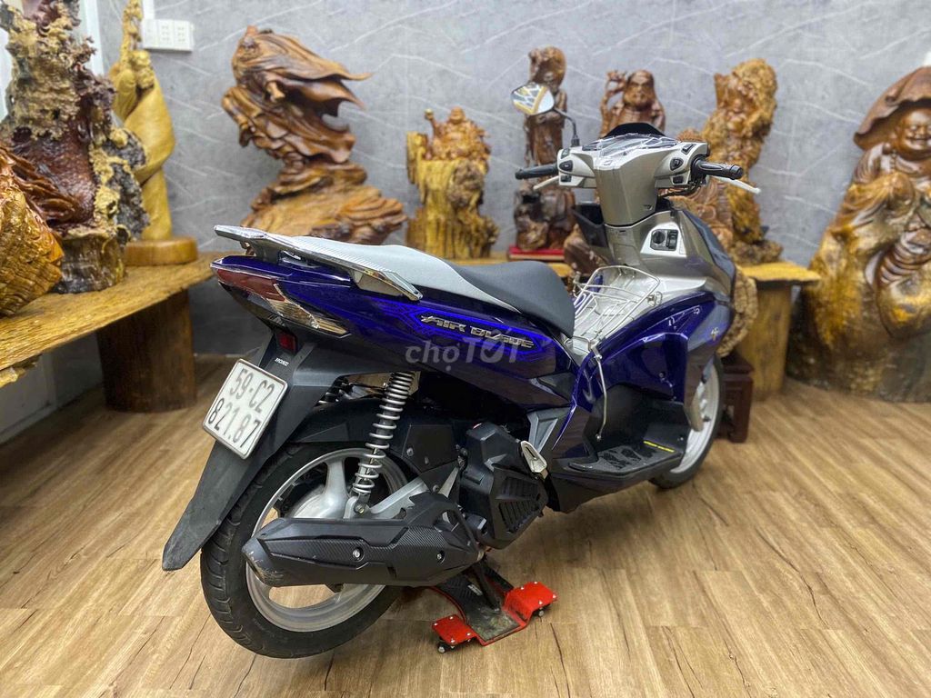 👉Airblade 2018 chính chủ bstp khoá smartkey. Mua bán Xe máy tại Quận 7 Tp Hồ Chí Minh được đăng bởi Xe Cũ Hiếu CT hình 2