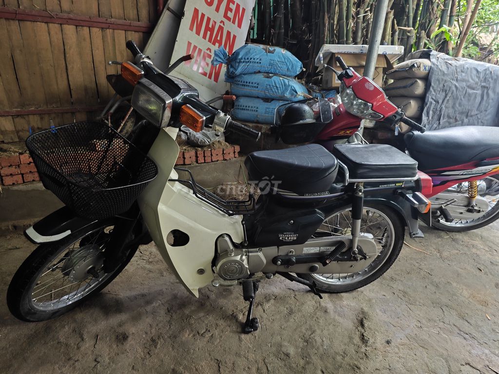 Honda Super Cub 82 Trắng, Đen. Mua bán Xe máy tại Quận Tây Hồ Hà Nội được đăng bởi Dung hình 1