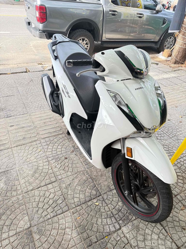 CẦN BÁN SH 350 TRẮNG. Mua bán Xe máy tại Quận Hải Châu Đà Nẵng được đăng bởi CHUYÊN BÁN XE LƯỚT hình 1