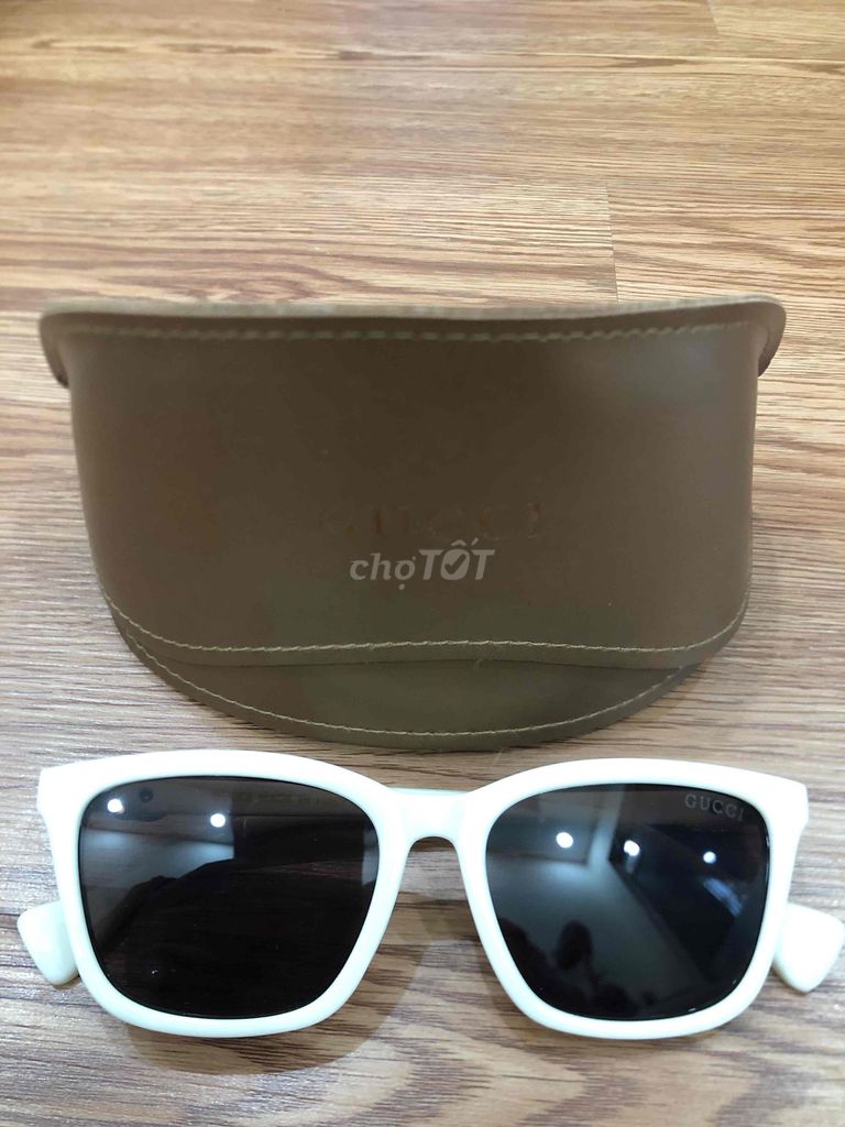 Kính râm Gucci Trắng. Mua bán Phụ kiện thời trang khác tại Quận Ba Đình Hà Nội được đăng bởi Ngô Hoàng Anh hình 1