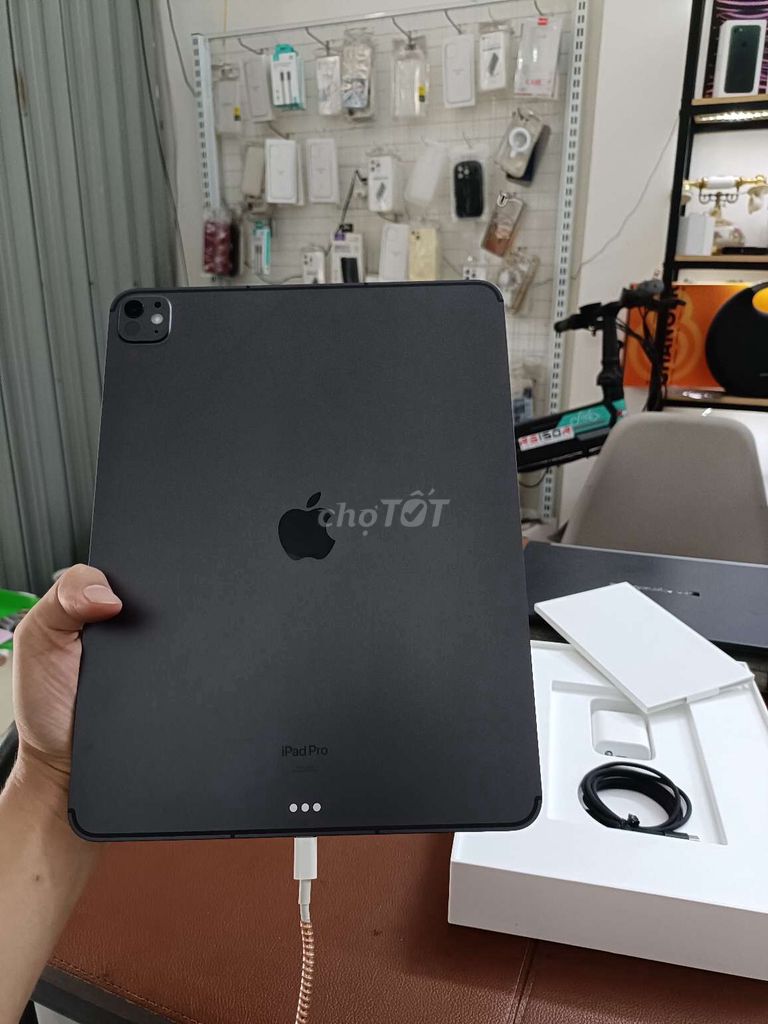 iPad Pro M4 13inch 512GB 5G Keng Fullbox sạc 8 lần. Mua bán Máy tính bảng tại Quận Thanh Khê Đà Nẵng được đăng bởi TT PHONE hình 1
