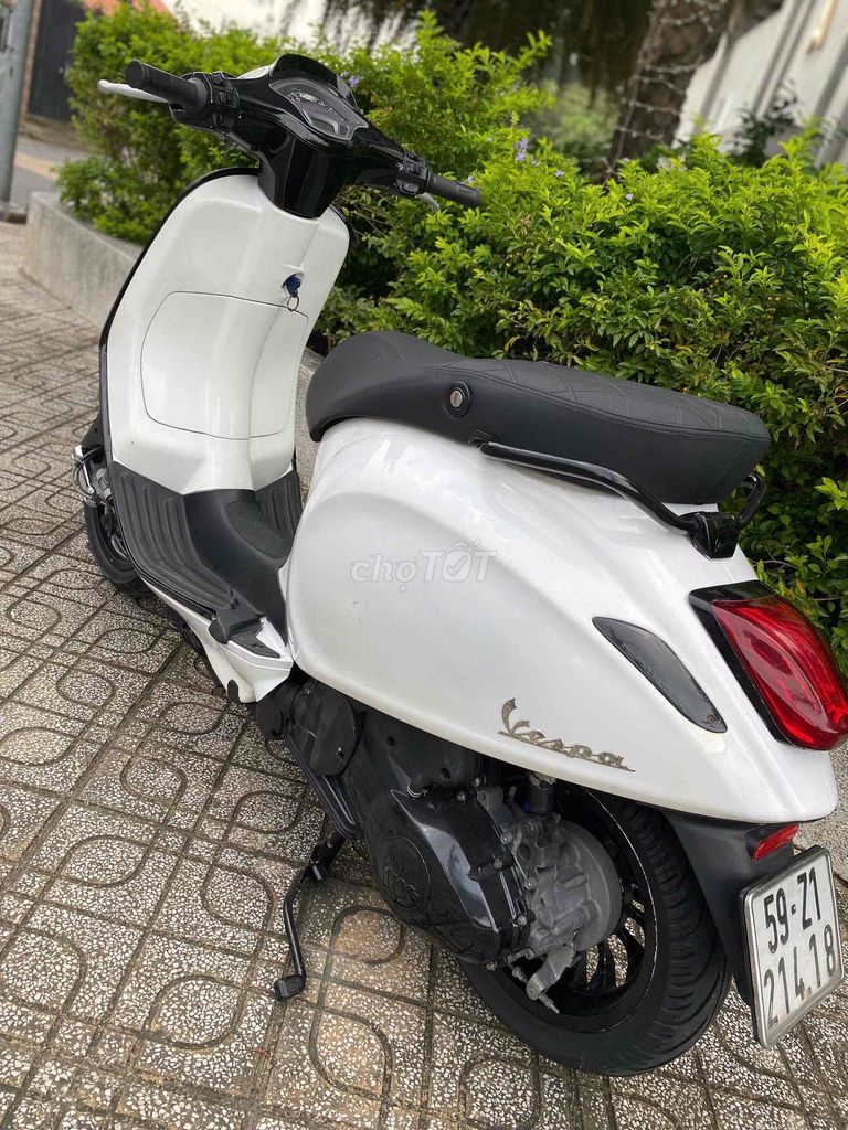 Vespa Sprint 125 3Vie 2015 Trắng đen Sporty BSTP. Mua bán Xe máy tại Thành phố Thủ Đức Tp Hồ Chí Minh được đăng bởi Xe Máy Sơn Thủ Đức hình 6