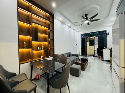 Bán nhà riêng Cầu Giấy 5T 39m2 full nội thất, sổ đỏ chính chủ