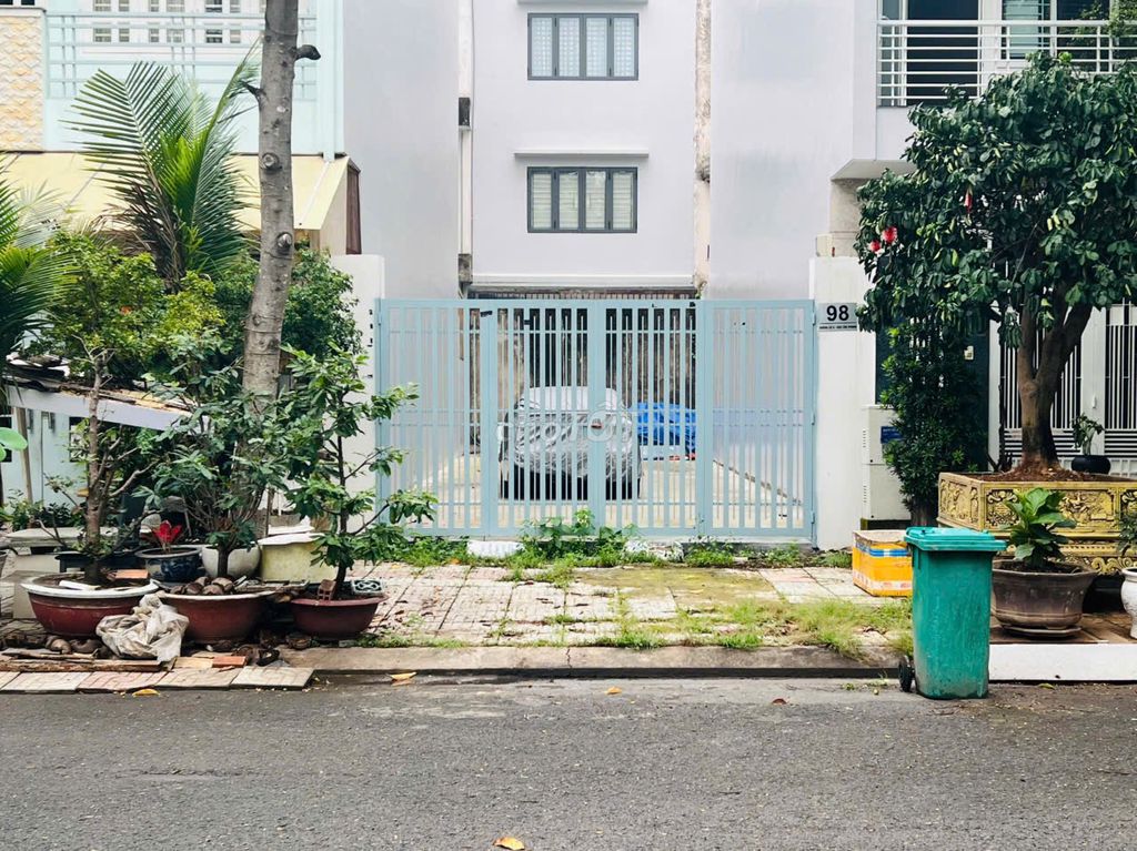 Lô đất hiếm giữa khu biệt lập ven sông đối diện RMIT – QUẬN 7 - 17 TỶ