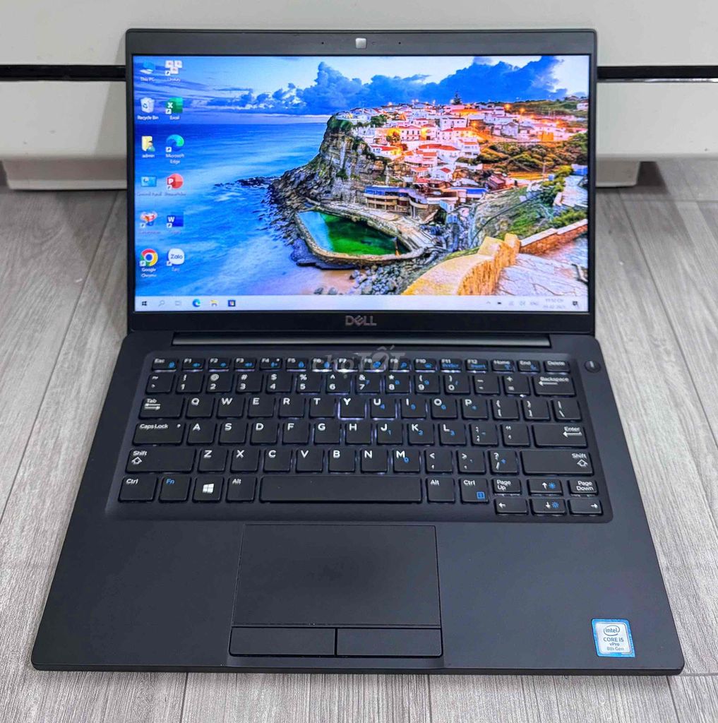 Dell Latitude 7390 Cảm Ứng