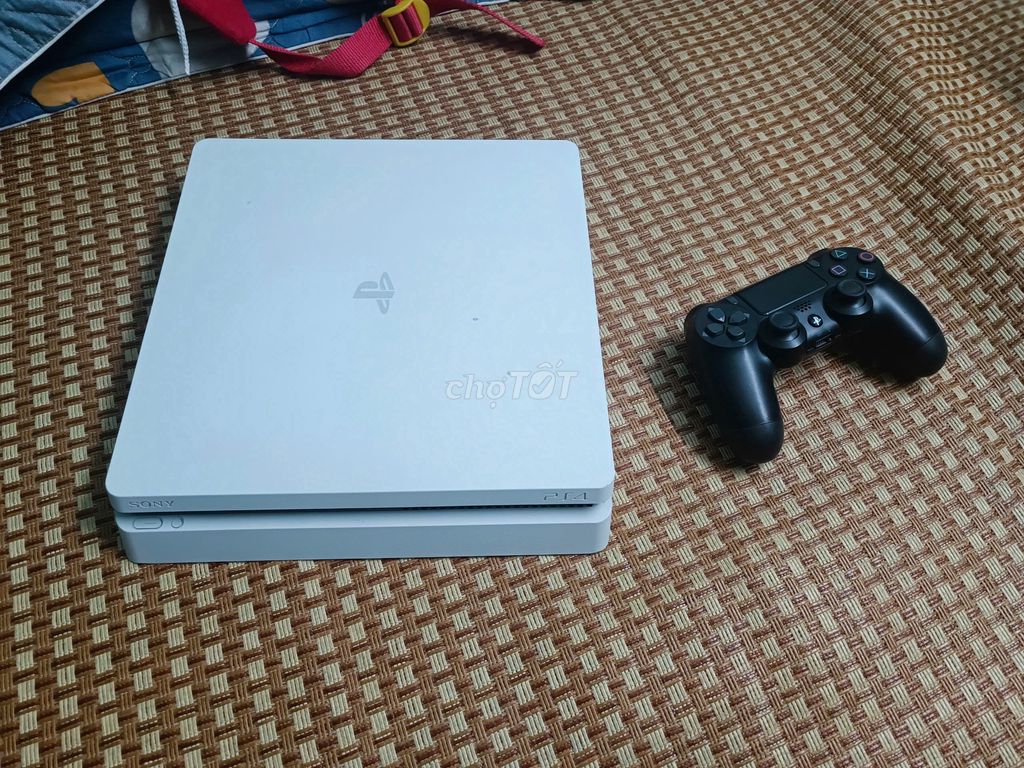 Bán PS4 Slim Hack 5.05 màu trắng đẹp nguyên zin