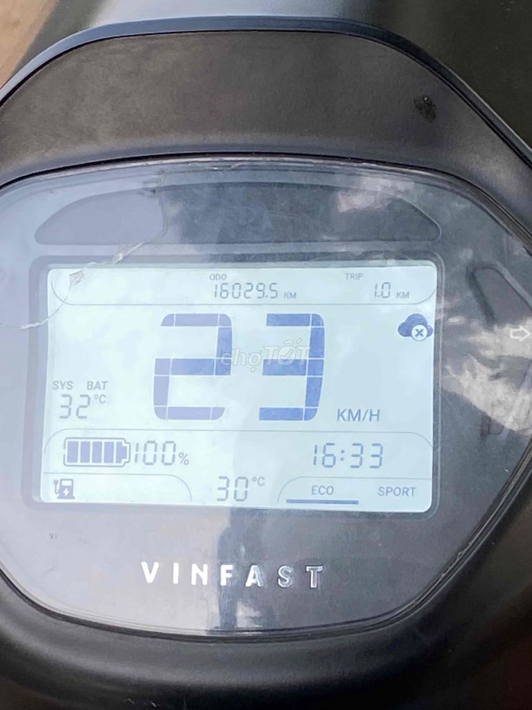 Винфаст Клара S1 2023 Чёрная 20000 км