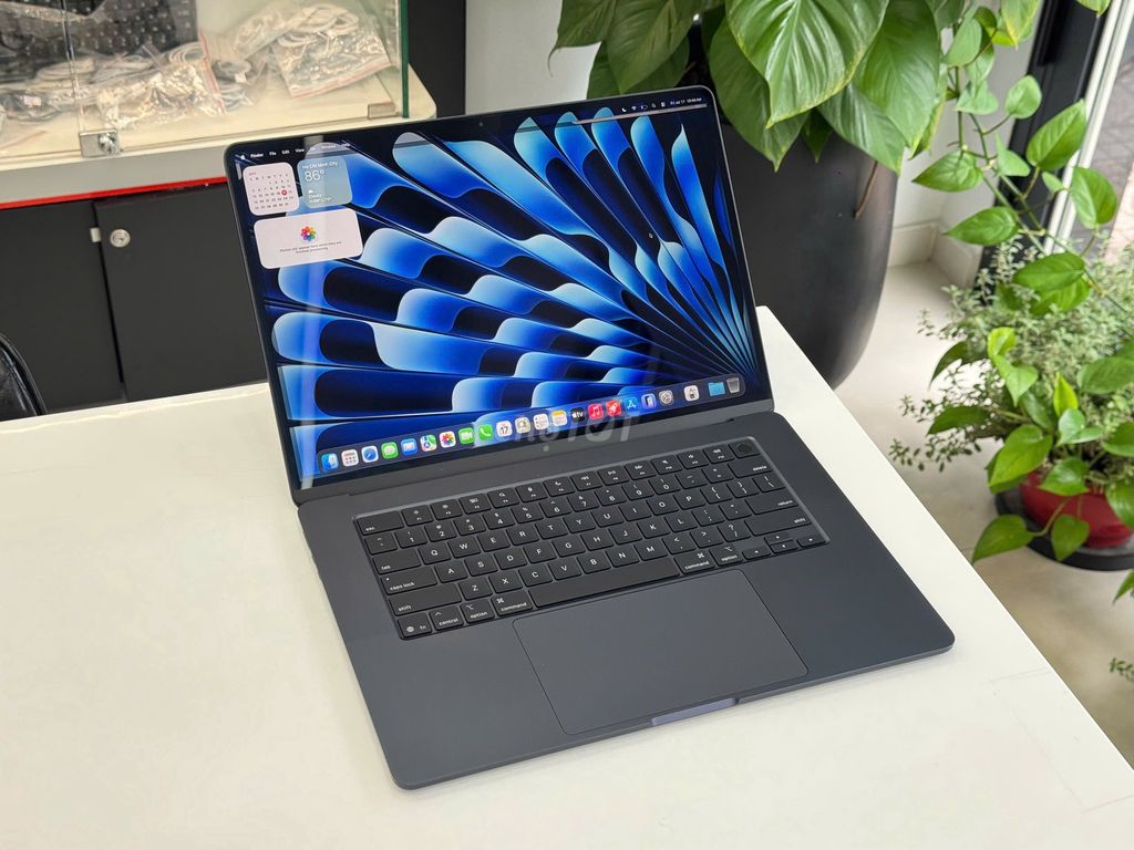 Apple MacBook Air M4 13 inch 16GB/256GB Midnight. Mua bán Laptop tại Quận 3 Tp Hồ Chí Minh được đăng bởi Đặng Thái Bình hình 1