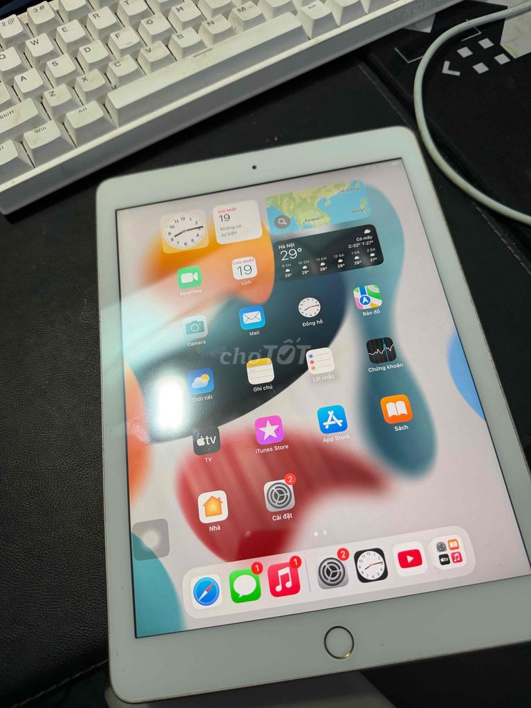 Apple iPad (thế hệ 5) 32GB Wifi Vàng. Mua bán Máy tính bảng tại Huyện Củ Chi Tp Hồ Chí Minh được đăng bởi Sang hình 1