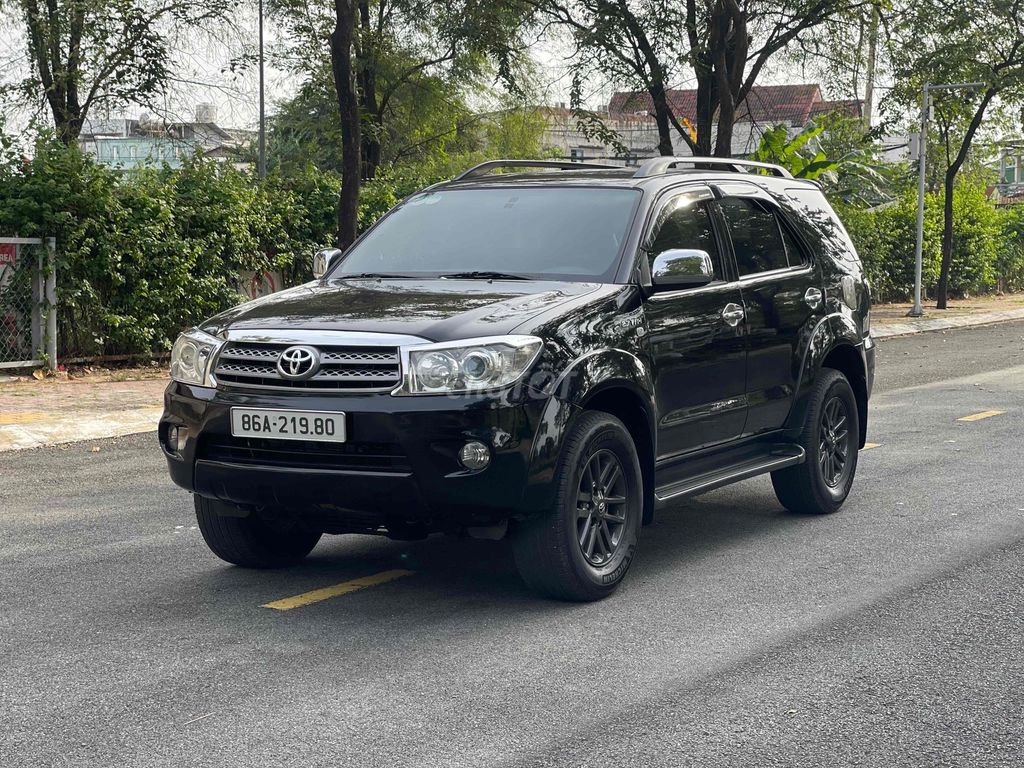 Toyota Fortuner 2011 2 Cầu Máy Xăng Bao Sang Tên. Mua bán Ô tô tại Quận Gò Vấp Tp Hồ Chí Minh được đăng bởi Em Quang Xe Lướt hình 1