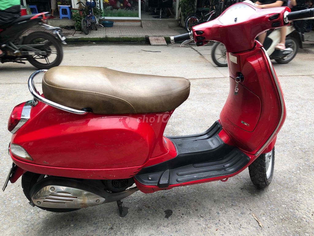 nhà thừa xe máy vespa lx bán cho ai cần. Mua bán Xe máy tại Quận Hai Bà Trưng Hà Nội được đăng bởi trường hình 5