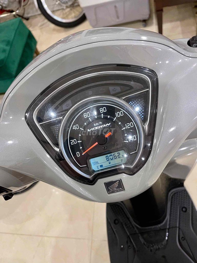 XE MÁY 68 - Honda Vision 2024 Xi Măng Lướt. Mua bán Xe máy tại Quận Hai Bà Trưng Hà Nội được đăng bởi Đức Anh hình 6