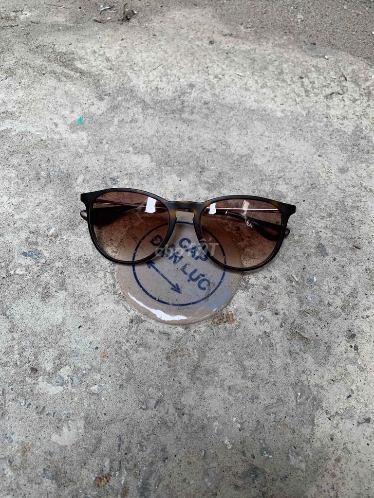 bán kính rayban italia. Mua bán Phụ kiện thời trang khác tại Quận Hải An Hải Phòng được đăng bởi Dân Đỗ hình 1