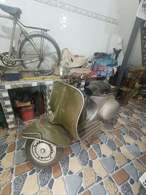 Piaggio Vespa Xám 150 cm3