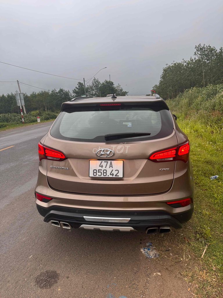 Hyundai Santa Fe 2016 2.2 AT 2WD - 145000 km. Mua bán Ô tô tại Huyện Ea Kar Đắk Lắk được đăng bởi Phạm Văn Tâm hình 1