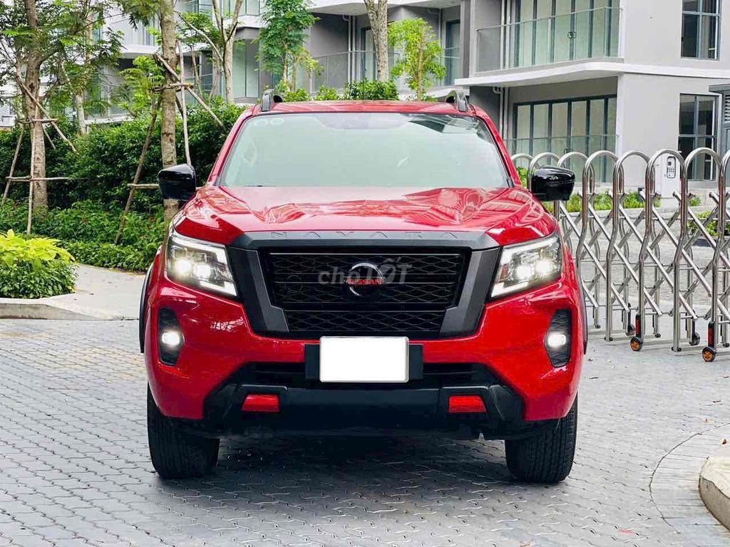 Nissan Navara 2022 - 50000 km xuất hoá đơn