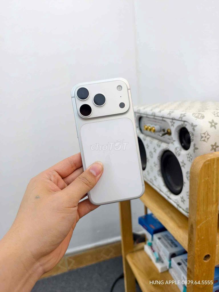 Em cần bán 17 Pro qte zin đẹp. Mua bán Điện thoại tại Quận Nam Từ Liêm Hà Nội được đăng bởi Nguyễn Thanh Hưng hình 1