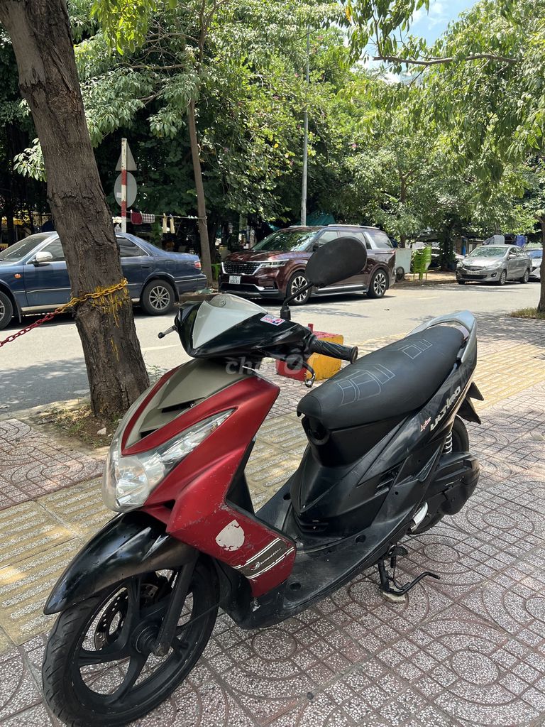 Скутер Yamaha Mio Ultimo красный, черный, серебристый