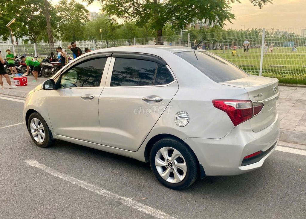 Hyundai Grand i10 MT bản đủ 2018. Mua bán Ô tô tại Quận Hoàng Mai Hà Nội được đăng bởi Thanh auto hình 3