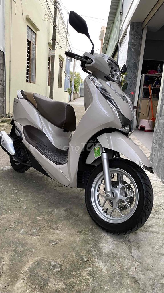 Honda Lead Fi mẫu mới 4v Premium Edition