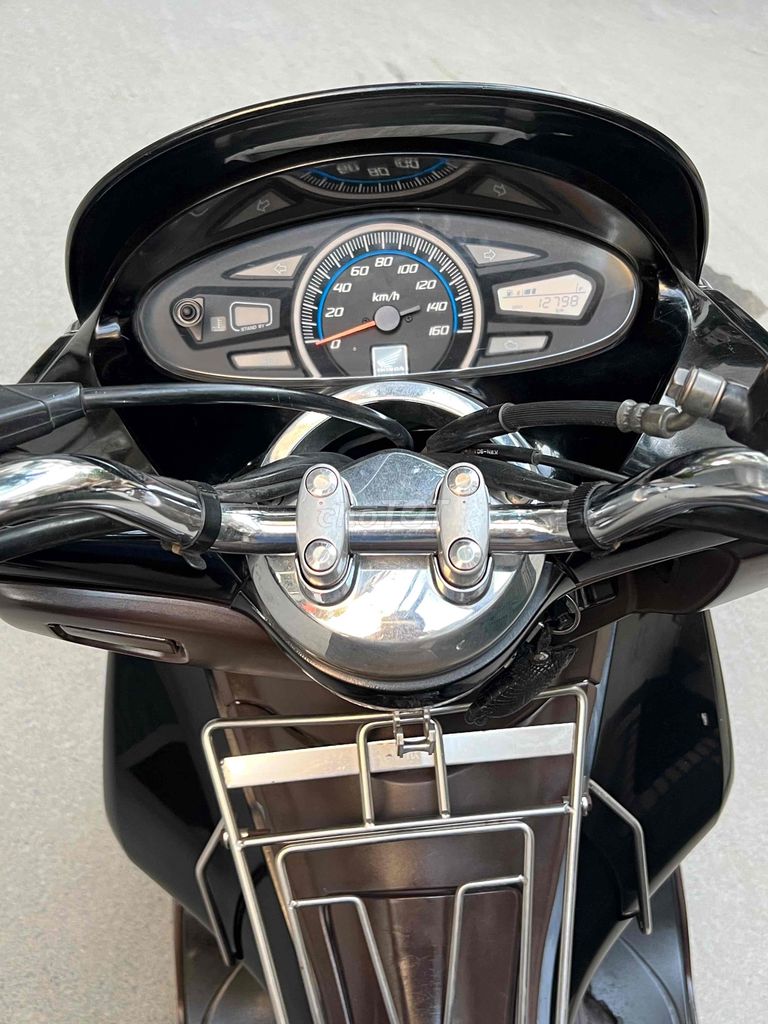 Chào bán PCX xe nhập. bao đẹp nguyên zin. Mua bán Xe máy tại Quận Cầu Giấy Hà Nội được đăng bởi Xe Máy Đoàn Văn Cam Kết Đúng Ảnh Đúng Biển Đúng Giá Trị hình 10