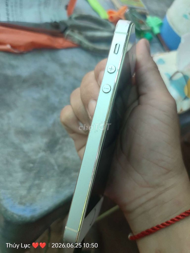 Apple iPhone 5S Trắng Màn hình hư. Mua bán Điện thoại tại Thành phố Mỹ Tho Tiền Giang được đăng bởi Thuy hình 1