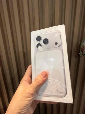 Iphone 17 pro 512GB Cloud White LL/A new seal. Mua bán Điện thoại tại Thành phố Thủ Đức Tp Hồ Chí Minh được đăng bởi Daisy Huynh