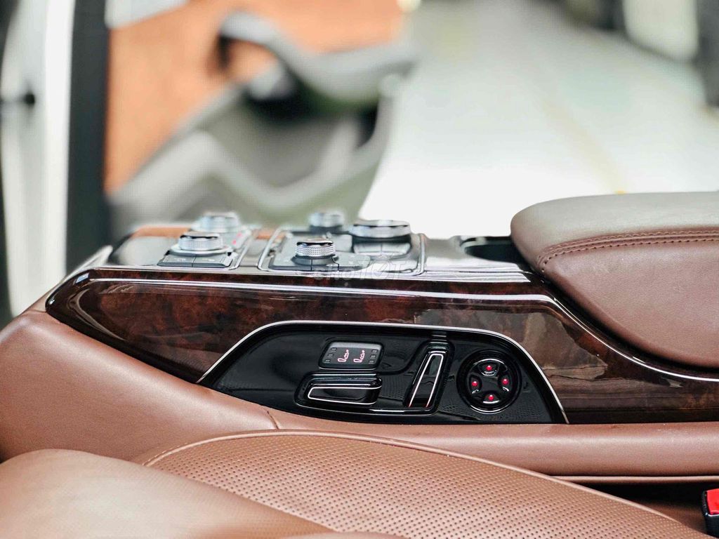 Audi A8 Model 2017 3.0T Quattro. Mua bán Ô tô tại Quận 8 Tp Hồ Chí Minh được đăng bởi Hồng Phúc hình 7