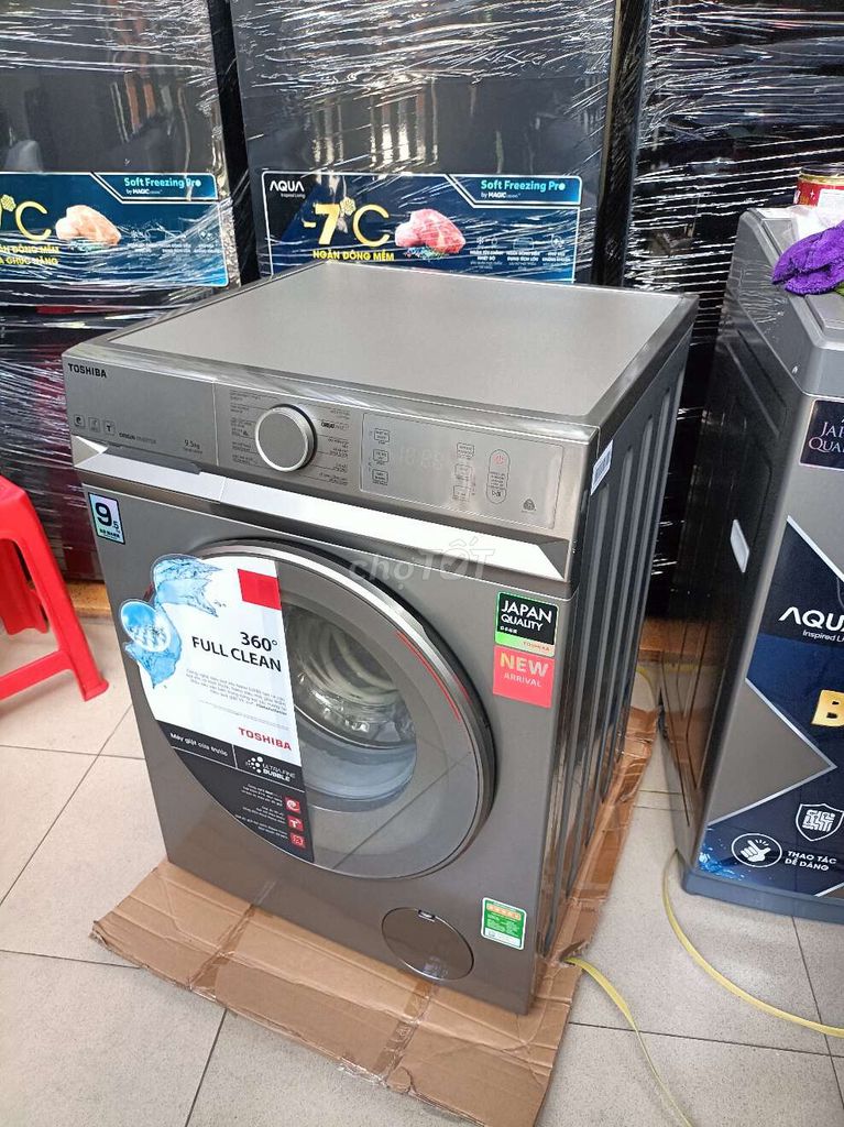 Máy Giặt Toshiba inverter 9.5kg mới 99%  còn bh