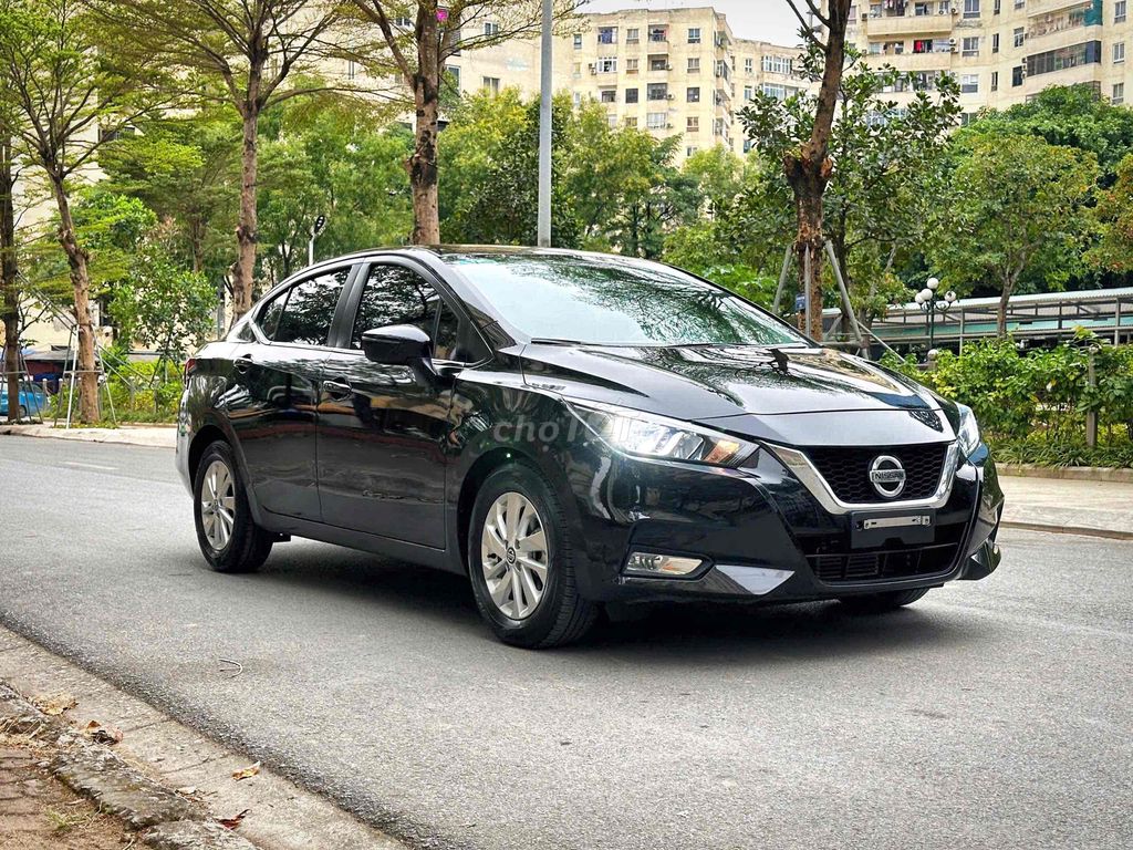 BÁN GẤP Almera 2022 mau đen chạy đúng 1 vạn km