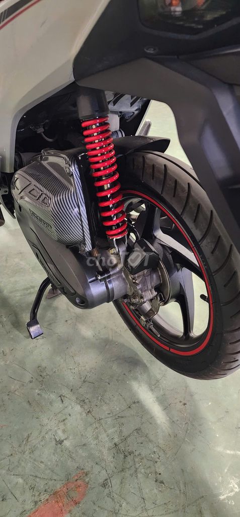 Honda Vision 2024 Xám xi măng 10.300 km. Mua bán Xe máy tại Quận Bắc Từ Liêm Hà Nội được đăng bởi iMotorbike Hà Nội hình 6