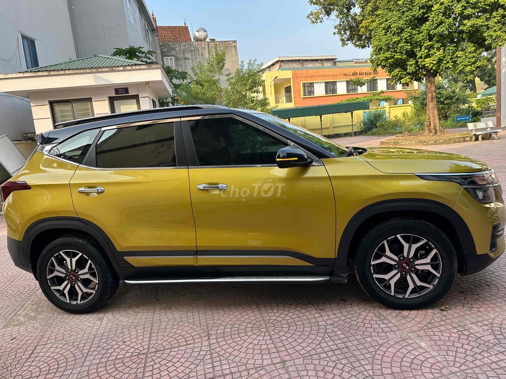 Kia Seltos Роскошный 2020, золото