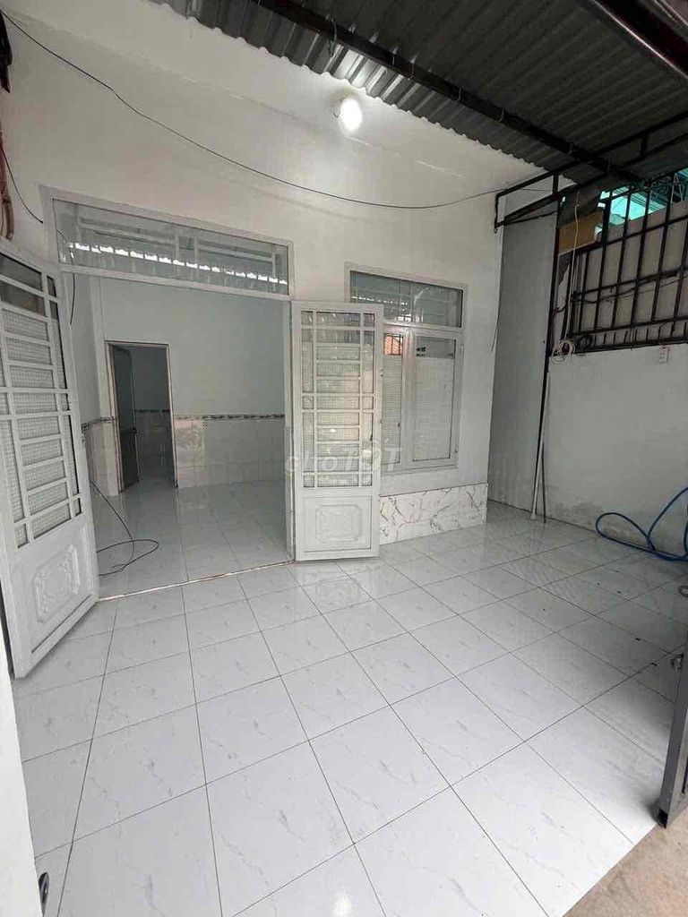 Cho thuê nhà Tân thới hiệp 07 q12 70m 2PN 1wc hem 6m  giá 6,5tr  mới k