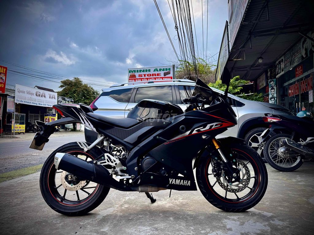 R15 v3 đẹp nét ít chạy bán hoặc giao lưu. Mua bán Xe máy tại Huyện Bàu Bàng Bình Dương được đăng bởi Minh Ánh Store hình 1