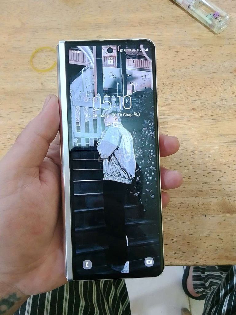 Samsung Galaxy Z Fold3 5G 256GB Vàng. Mua bán Điện thoại tại Huyện Hóc Môn Tp Hồ Chí Minh được đăng bởi Hoàng Quốc Tuấn hình 1