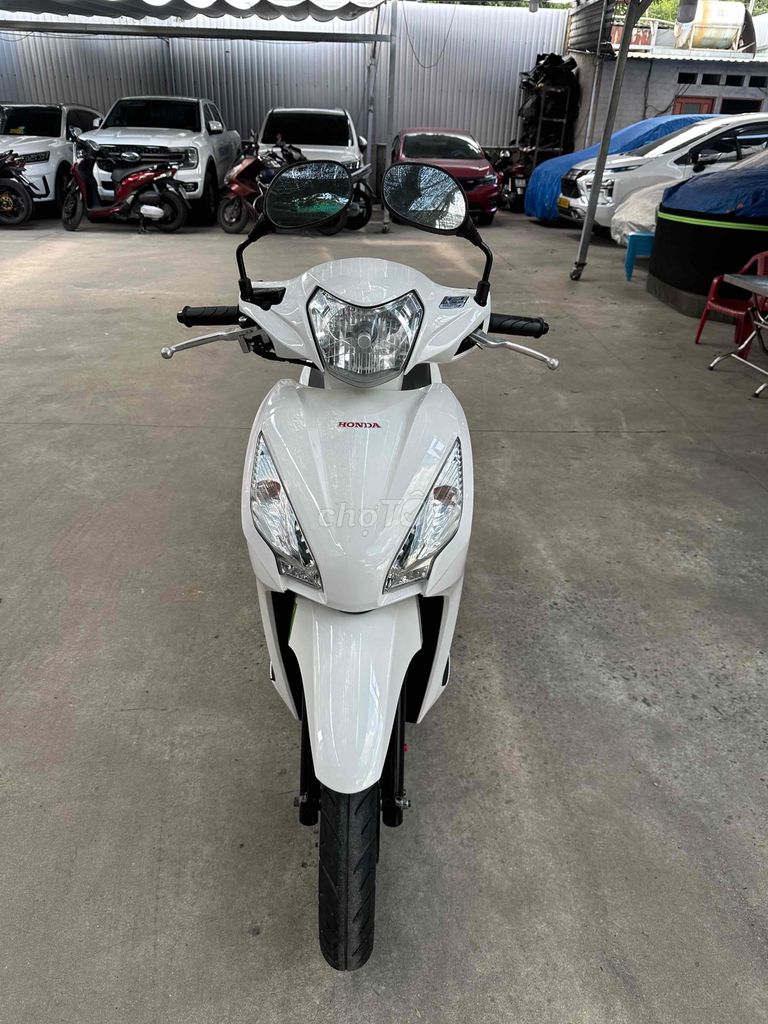 Honda Vision 110 Fi 2019 Белый с красным специальная версия