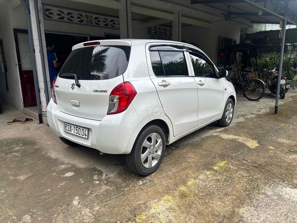 Xe gia đình sơn zin gần như nguyên xe, chạy kĩ. Mua bán Ô tô tại Thành phố Thủ Đức Tp Hồ Chí Minh được đăng bởi Duy Rờm  hình 4