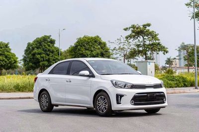 KIA SOLUTO MT Trắng Số sàn