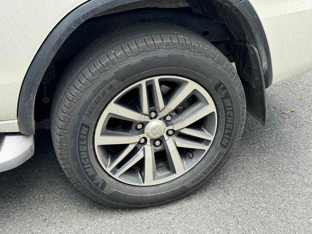 Toyota Fortuner 2019 2.8V 4x4 AT - 135000 km 2 cầu. Mua bán Ô tô tại Quận Bình Thạnh Tp Hồ Chí Minh được đăng bởi phuongneo hình 4