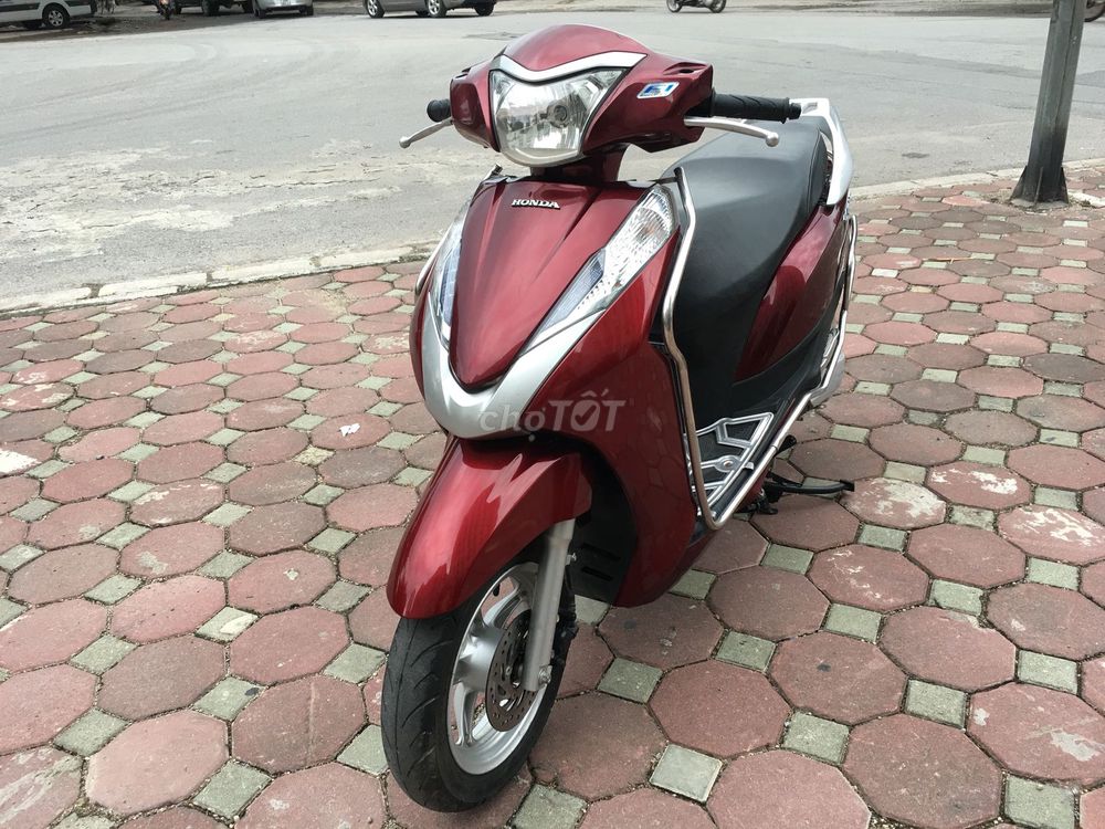 0373592830 - Honda Lead 125 màu đỏ mận 2017 xe nhà dùng