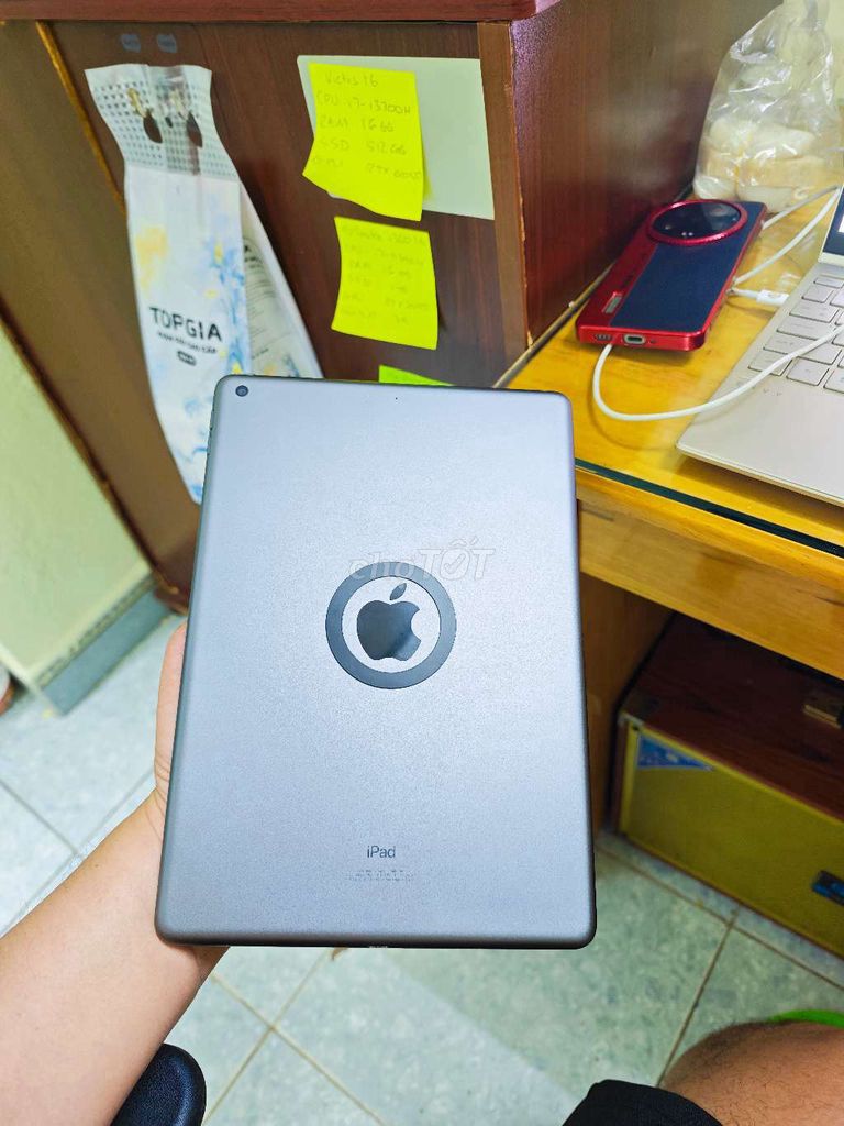 Apple iPad Gen 8 128GB Xám Nguyên bản. Mua bán Máy tính bảng tại Quận Gò Vấp Tp Hồ Chí Minh được đăng bởi Laptop Thiên Hoàng  hình 1