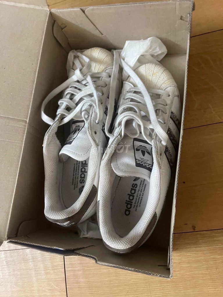 Giày thể thao Adidas Trắng, Nâu Indonesia. Mua bán Giày dép tại Thành phố Thủ Đức Tp Hồ Chí Minh được đăng bởi Mr Khanh228 hình 1