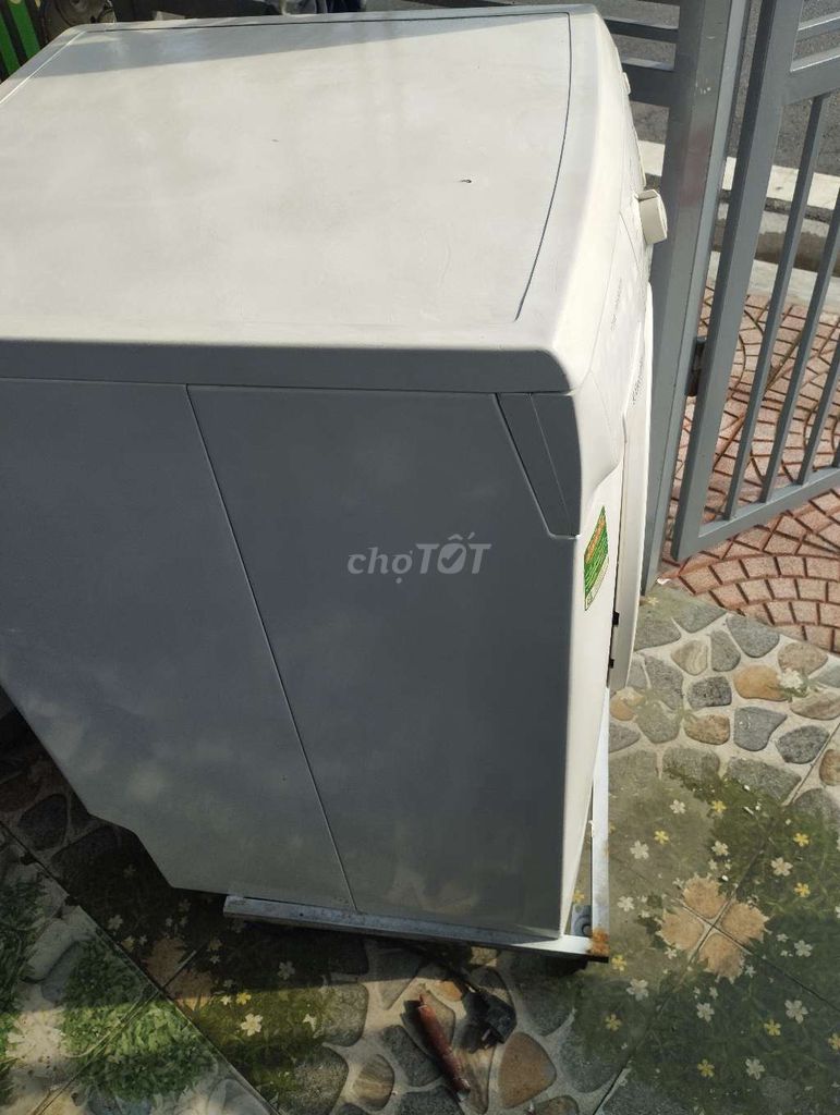 Bán chiếc máy Giặt cửa Ngang 8kg  Hãng Eletrolux