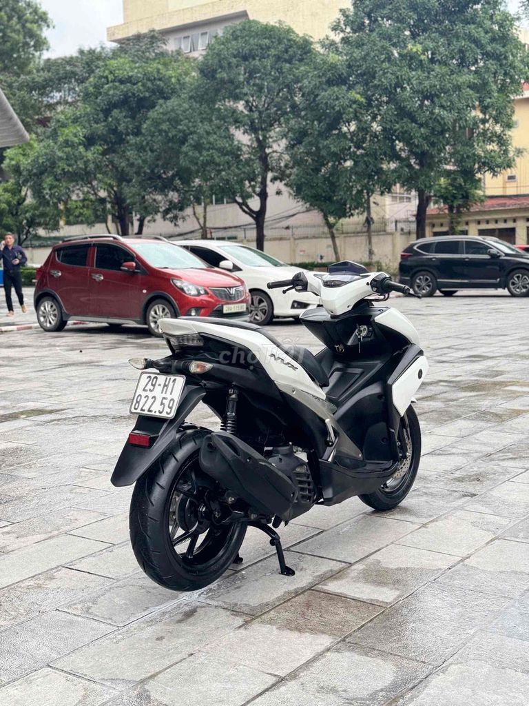 NVX 155 sơn máy zin 100% trắng 1 chủ 2018 chất. Mua bán Xe máy tại Quận Cầu Giấy Hà Nội được đăng bởi nguyễn bích thuỷ hình 2