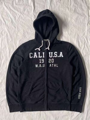 Áo khoác hiệu W.A.U size L. Mua bán Quần áo tại Thành phố Thuận An Bình Dương được đăng bởi VINTIQ