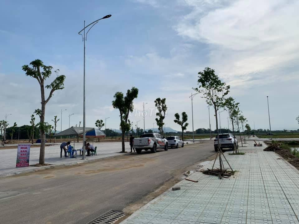 Chính chủ bán Lk Mb650, Thanh Hóa, 180m2, sổ đỏ chính chủ, giá 2,5 tỷ. Mua bán đất tại Huyện Đông Sơn Thanh Hóa được đăng bởi Lê Xuân Hiệp hình 1
